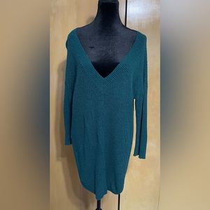 Express - Women’s Deep V 3/4 Sleeve Light Sweater - Women’s Size Medium